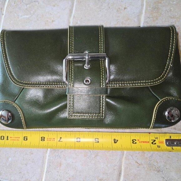 Kenneth Cole Green Clucth - Picture 1 of 4
